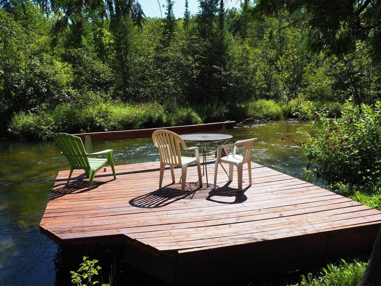 Sleeping Bear Riverside Cabins - Cabin #1 Honor Exterior photo
