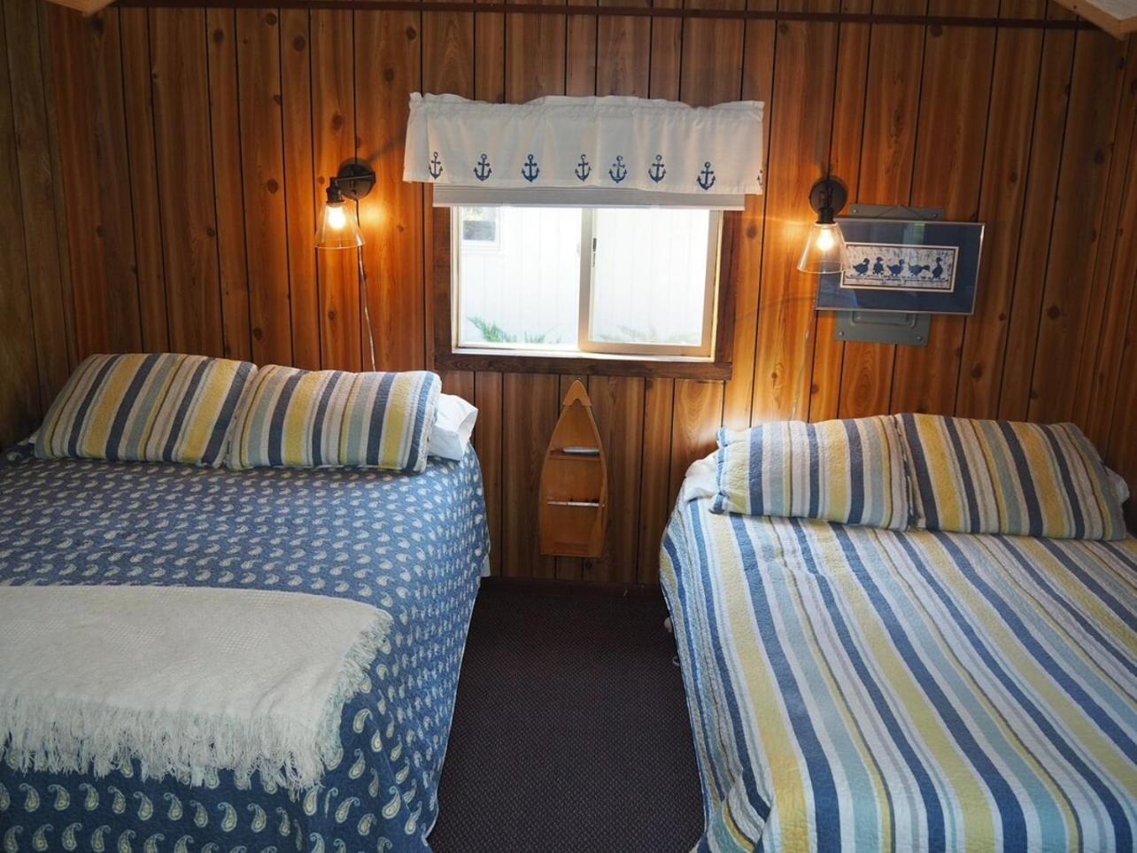 Sleeping Bear Riverside Cabins - Cabin #1 Honor Exterior photo