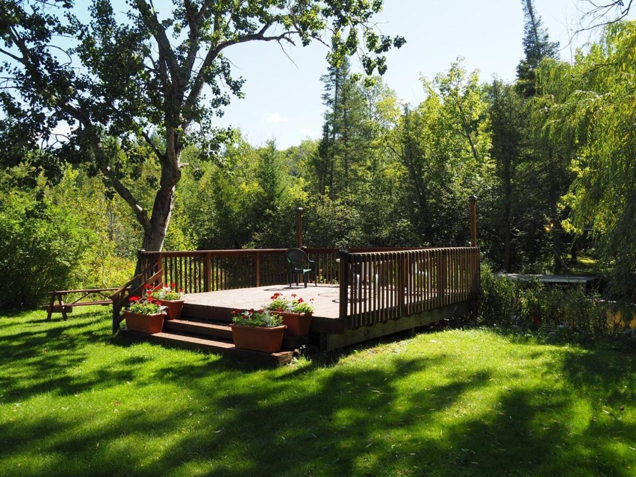 Sleeping Bear Riverside Cabins - Cabin #1 Honor Exterior photo
