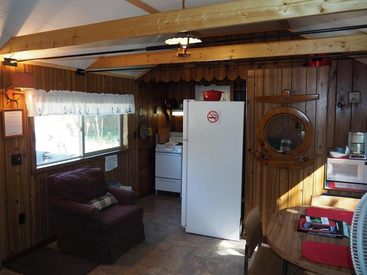 Sleeping Bear Riverside Cabins - Cabin #1 Honor Exterior photo