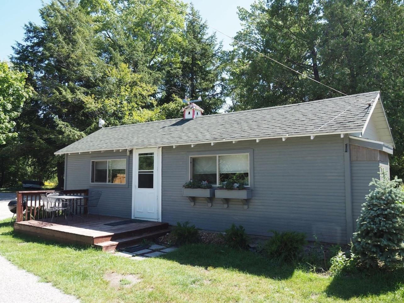 Sleeping Bear Riverside Cabins - Cabin #1 Honor Exterior photo